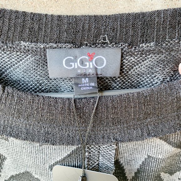 GiGio USA Star Print Batwing Crewneck Sweater NWT - Picture 5 of 8